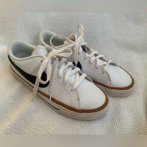 Nike Court Legacy Next Nature Women’s Shoes (Like New!) size 9